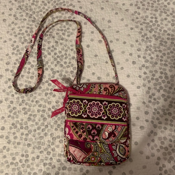 Vera Bradley Handbags - Vera Bradley Crossbody Purse